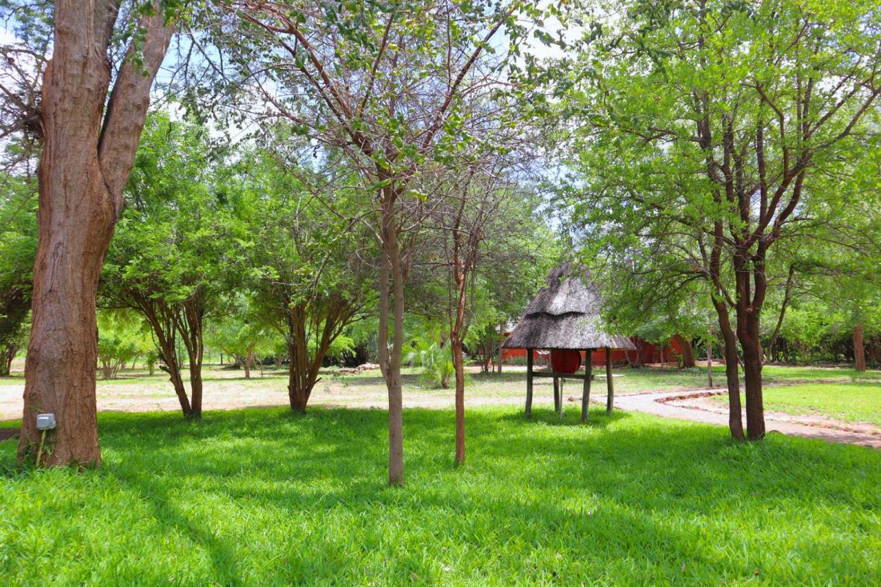 Munga Eco-Lodge ลิฟวิงสโตน ภายนอก รูปภาพ